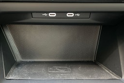valkoinen Volkswagen Golf 2022 kuva 25.