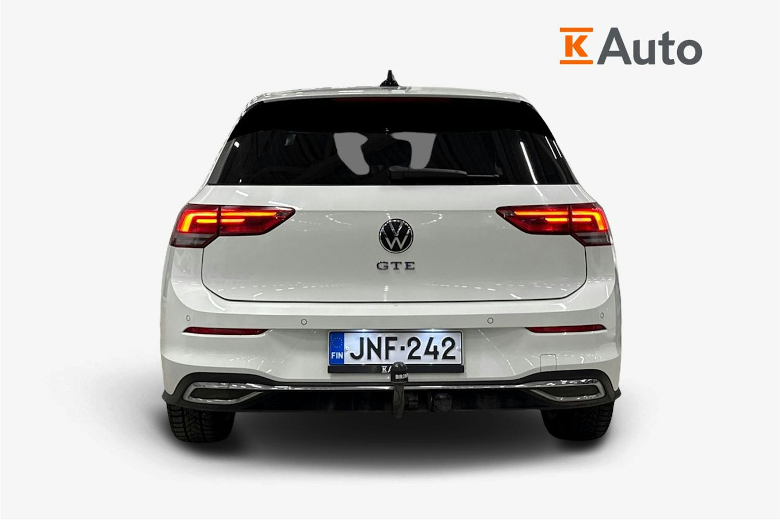 valkoinen Volkswagen Golf 2022 kuva 3.