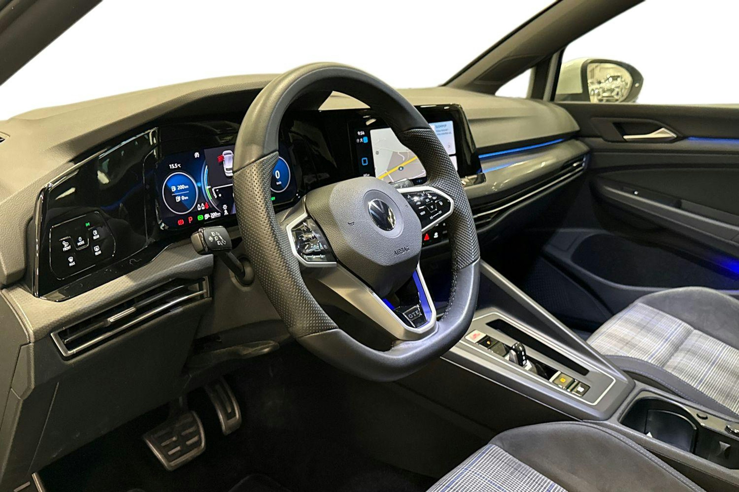 valkoinen Volkswagen Golf 2022 kuva 7.