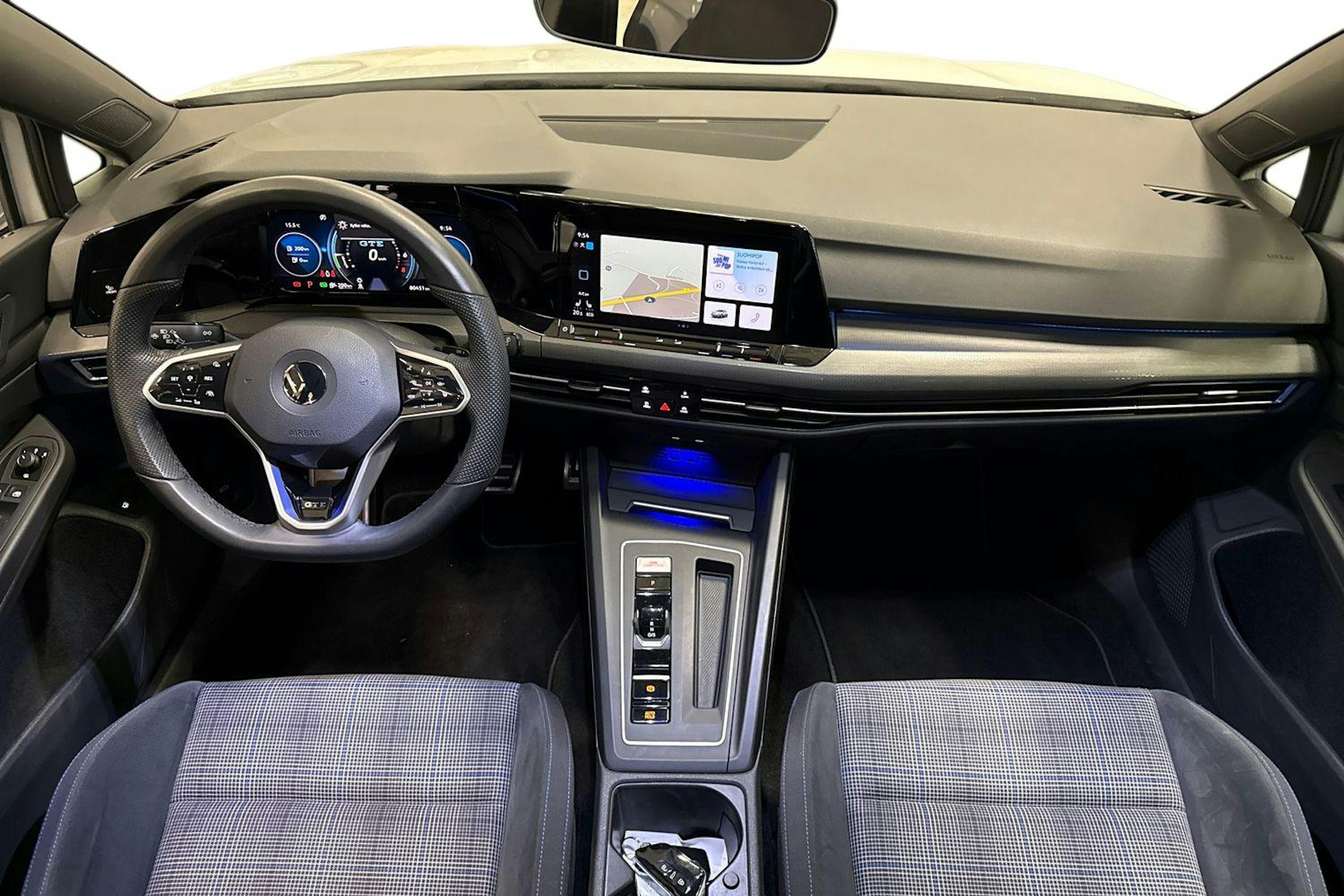 valkoinen Volkswagen Golf 2022 kuva 9.