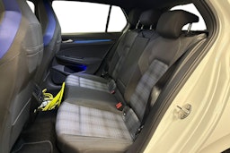 valkoinen Volkswagen Golf 2022 kuva 10.