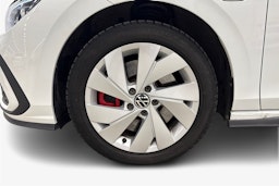 valkoinen Volkswagen Golf 2022 kuva 11.