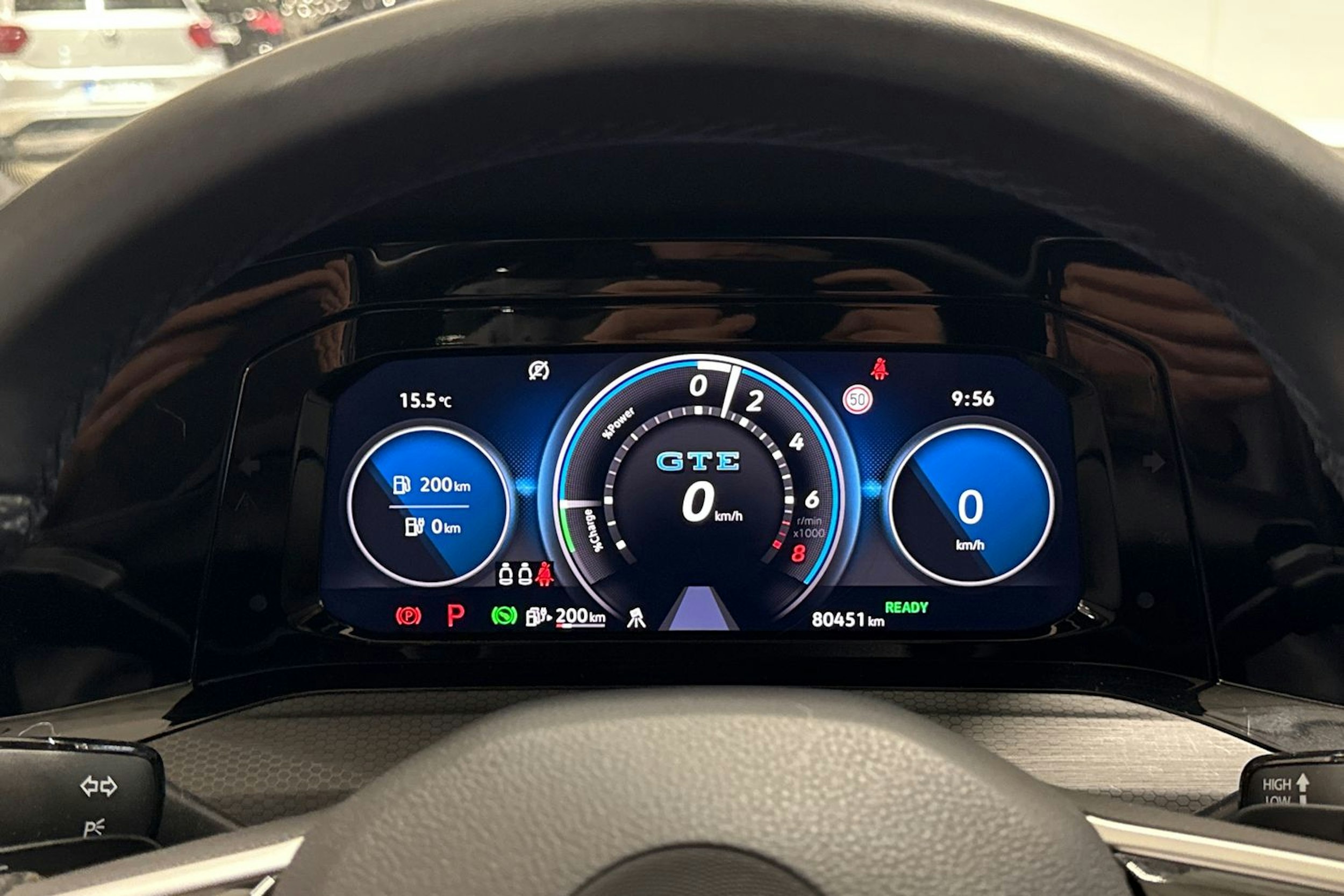 valkoinen Volkswagen Golf 2022 kuva 17.