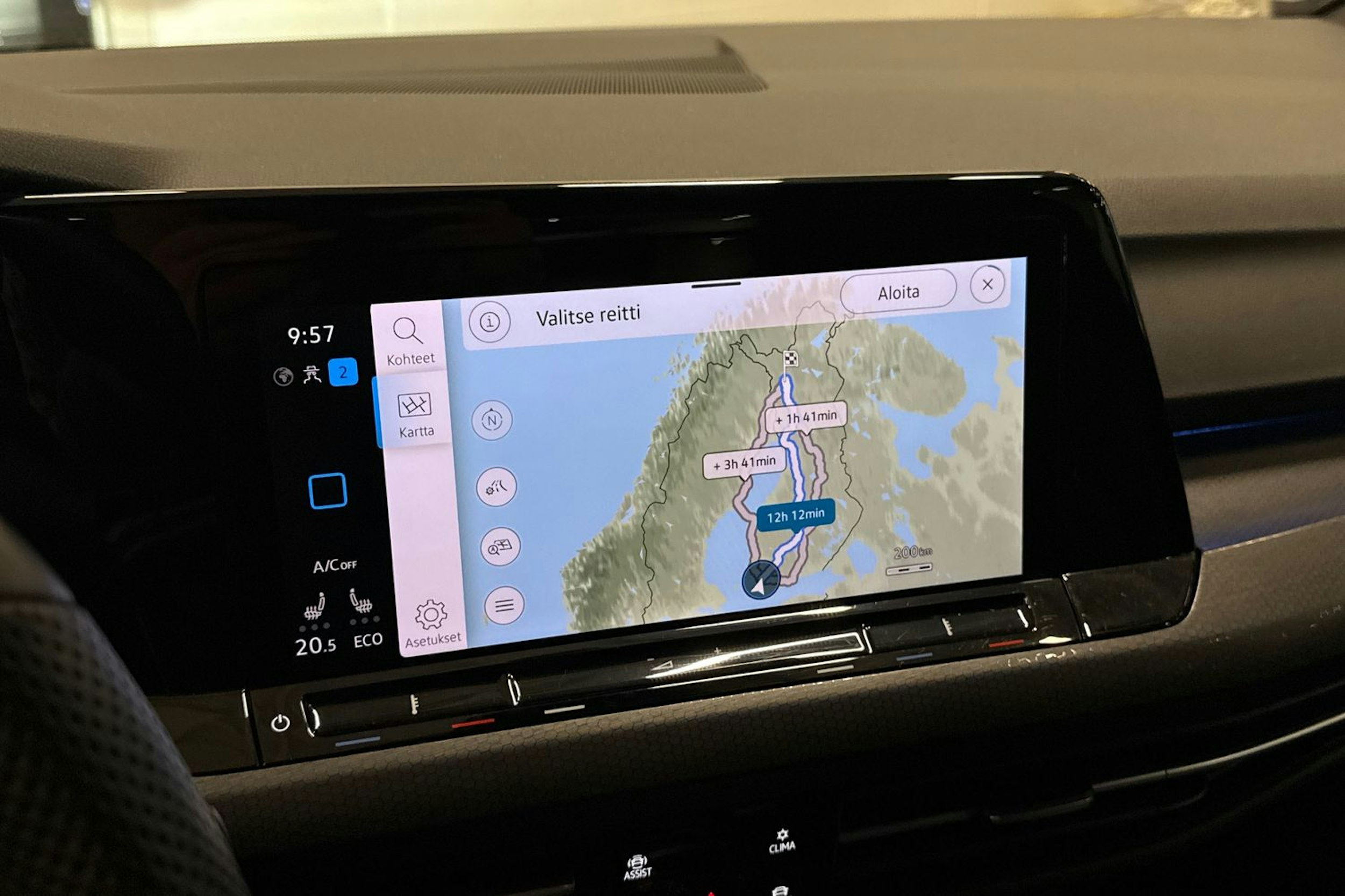 valkoinen Volkswagen Golf 2022 kuva 25.