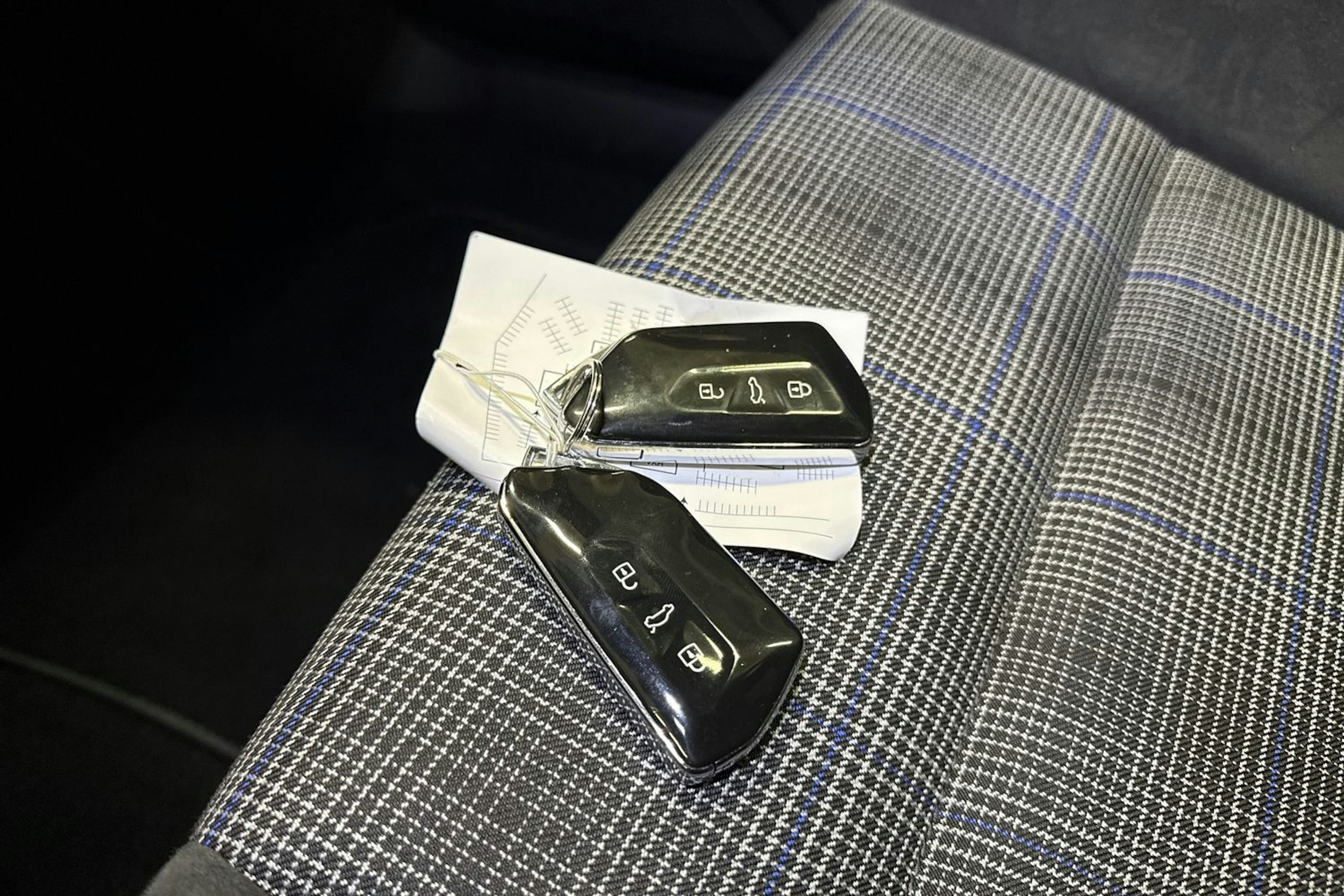 valkoinen Volkswagen Golf 2022 kuva 30.