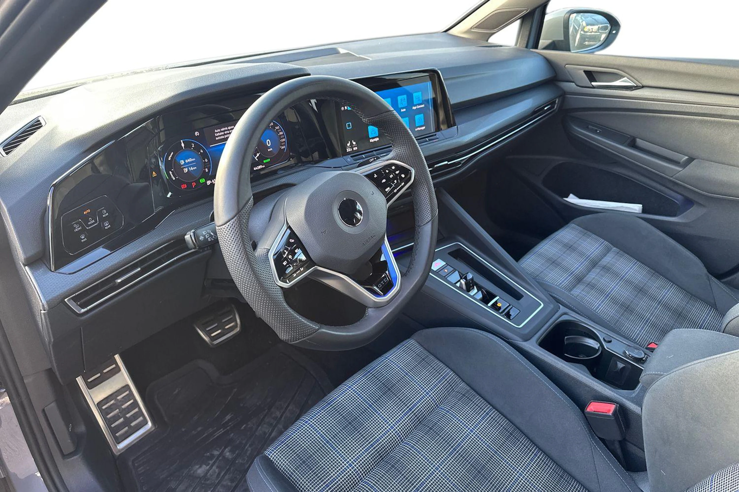 harmaa Volkswagen Golf 2022 kuva 3.