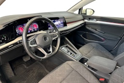 valkoinen Volkswagen Golf 2022 kuva 7.