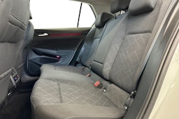 valkoinen Volkswagen Golf 2022 kuva 10.