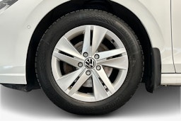 valkoinen Volkswagen Golf 2022 kuva 11.