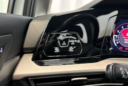 valkoinen Volkswagen Golf 2022 kuva 17.