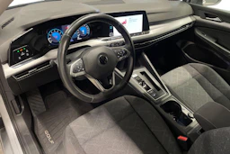 harmaa Volkswagen Golf 2021 kuva 6.