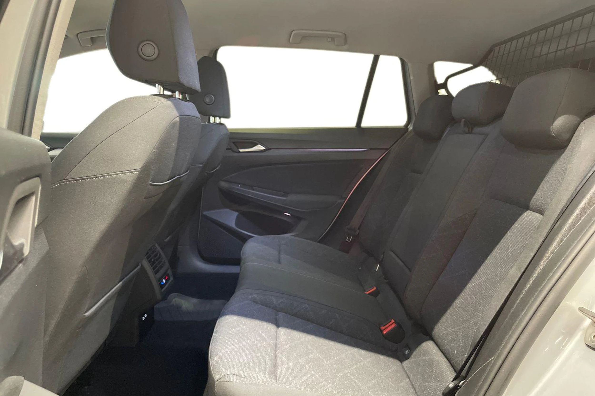 harmaa Volkswagen Golf 2021 kuva 8.