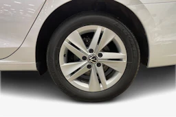 harmaa Volkswagen Golf 2021 kuva 9.
