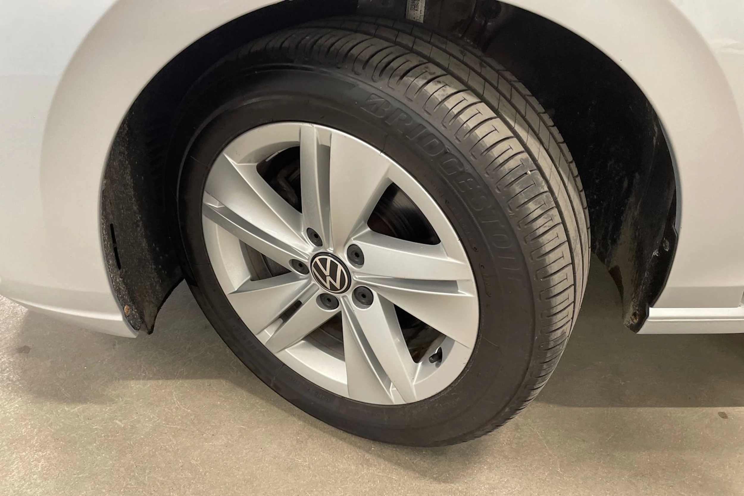 harmaa Volkswagen Golf 2021 kuva 10.