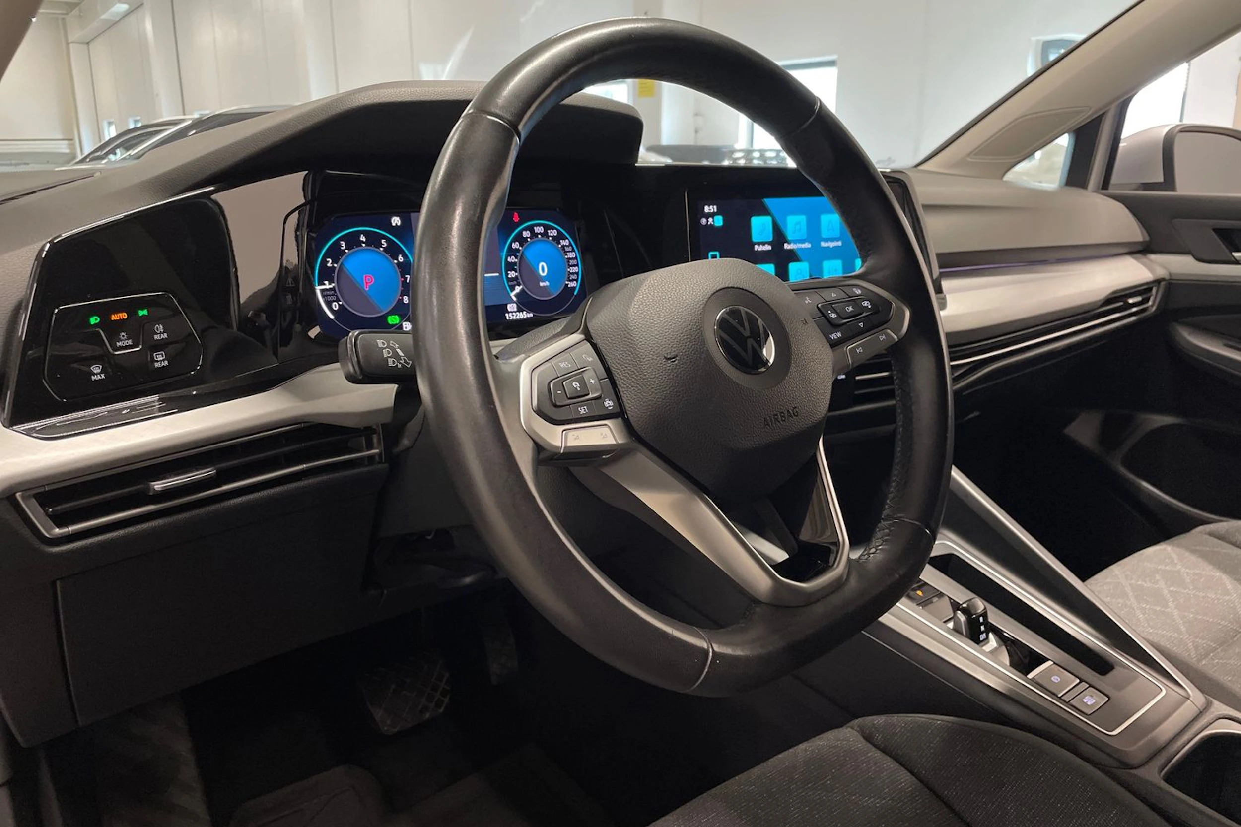 harmaa Volkswagen Golf 2021 kuva 22.