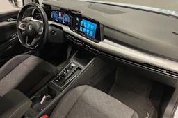 harmaa Volkswagen Golf 2021 kuva 24.