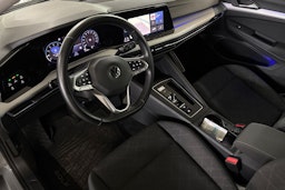 harmaa Volkswagen Golf 2022 kuva 7.
