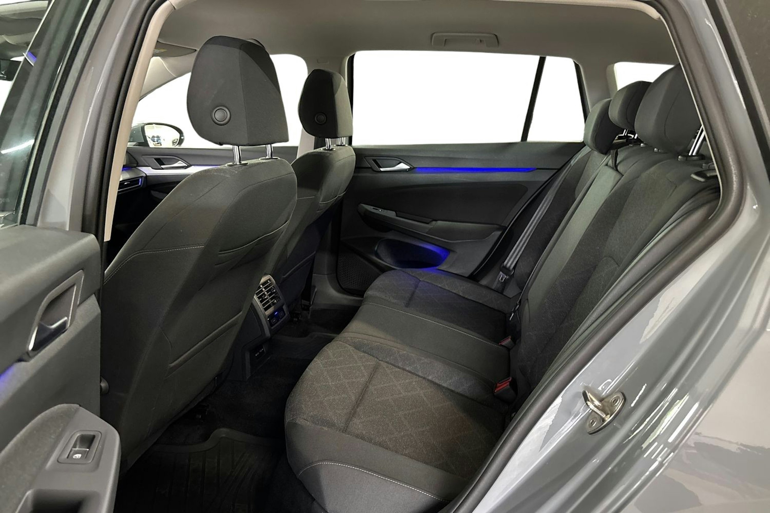 harmaa Volkswagen Golf 2022 kuva 10.