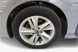 harmaa Volkswagen Golf 2022 kuva 11.