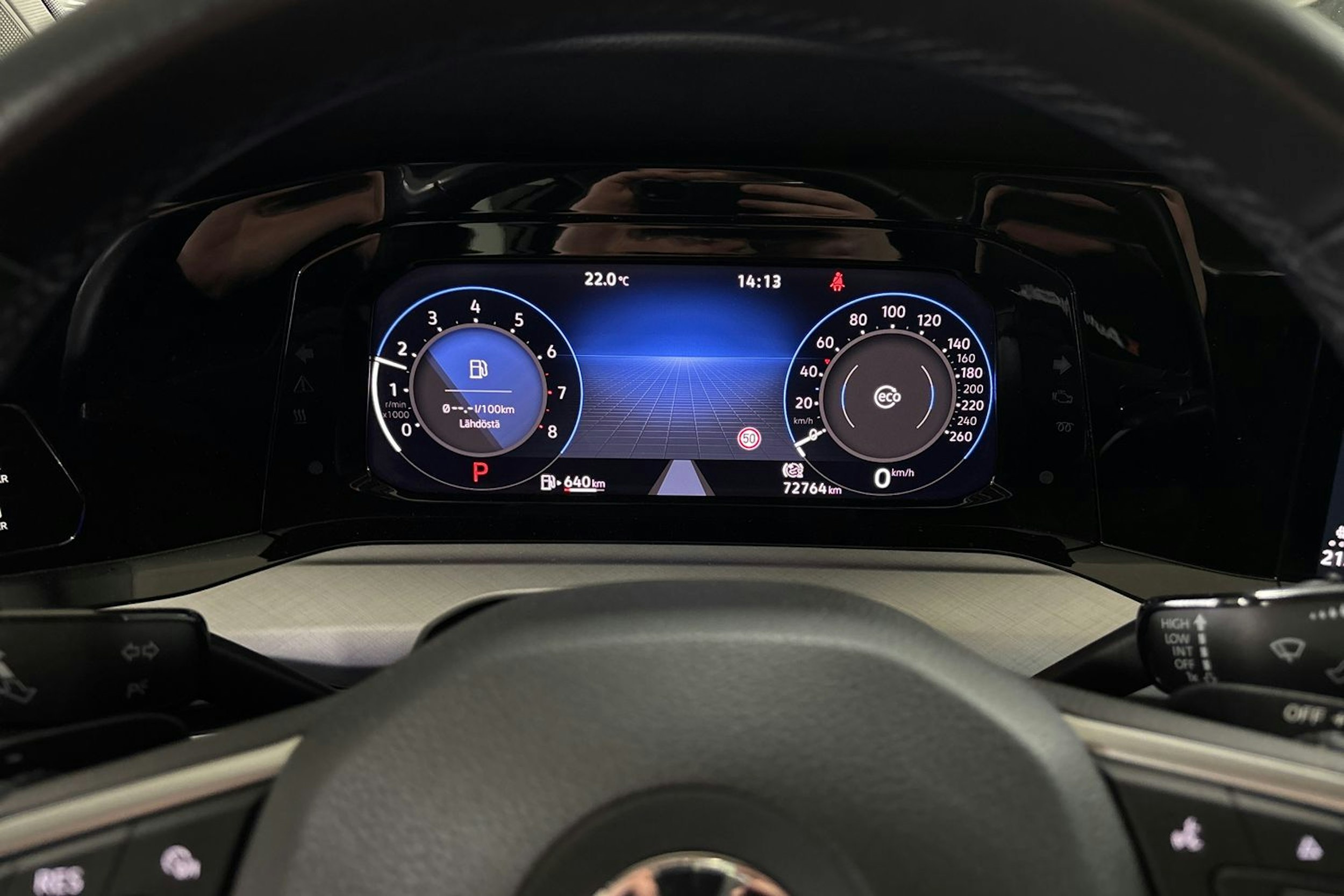 harmaa Volkswagen Golf 2022 kuva 17.