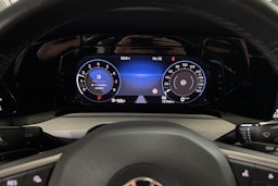 harmaa Volkswagen Golf 2022 kuva 17.