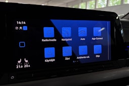 harmaa Volkswagen Golf 2022 kuva 19.