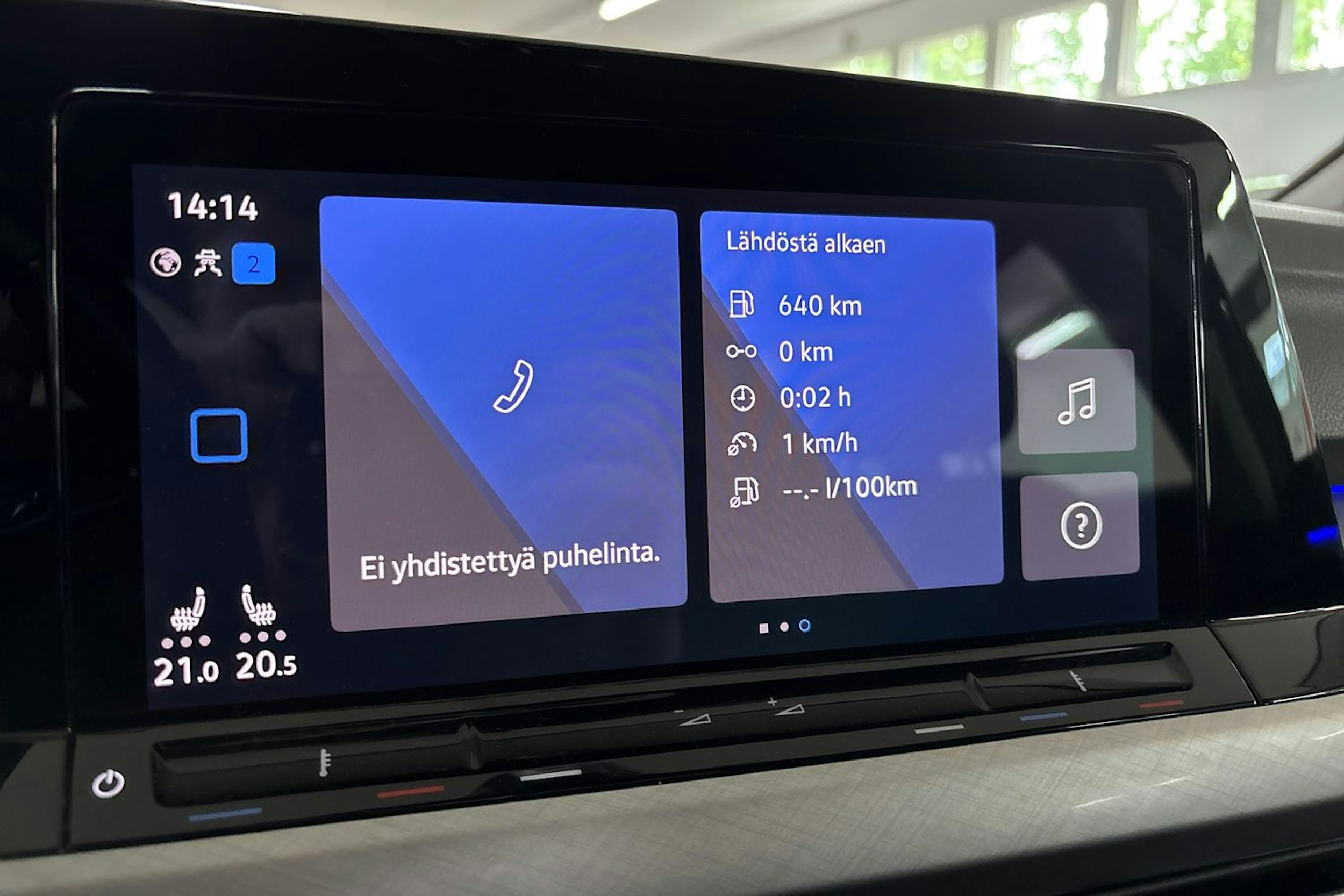harmaa Volkswagen Golf 2022 kuva 21.