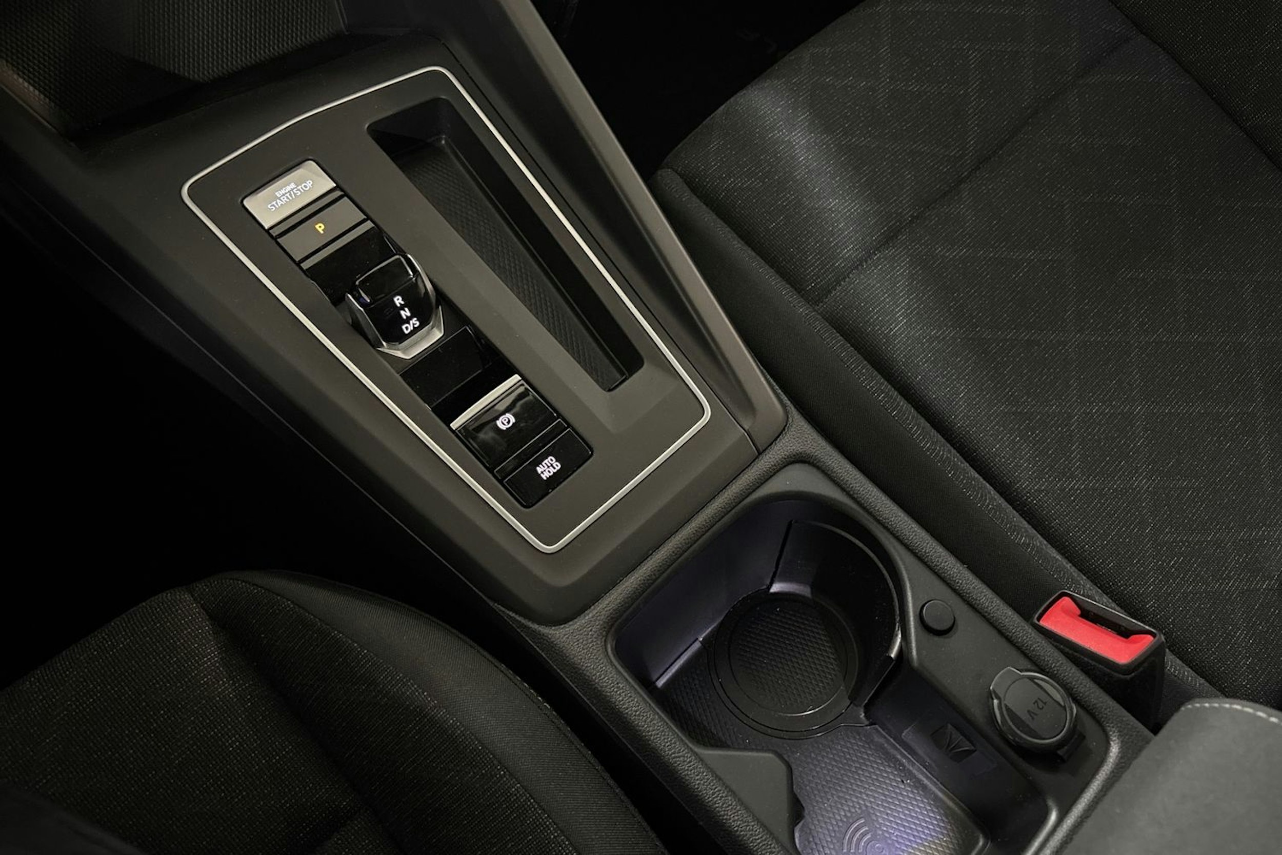 harmaa Volkswagen Golf 2022 kuva 26.