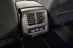 harmaa Volkswagen Golf 2022 kuva 28.