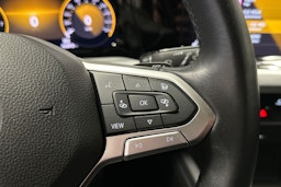 valkoinen Volkswagen Golf 2022 kuva 22.