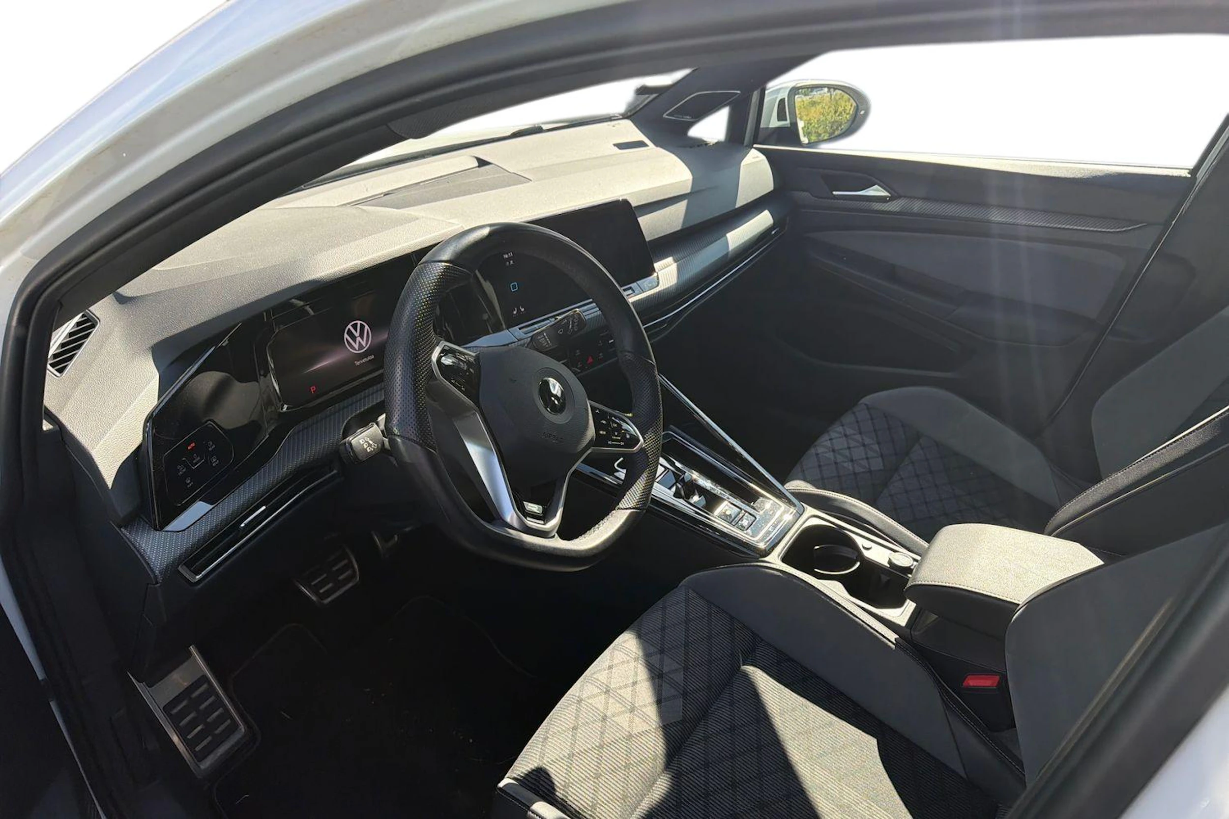 met. valkoinen Volkswagen Golf 2023 kuva 3.