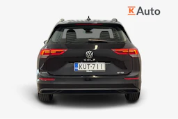 musta Volkswagen Golf 2022 kuva 4.