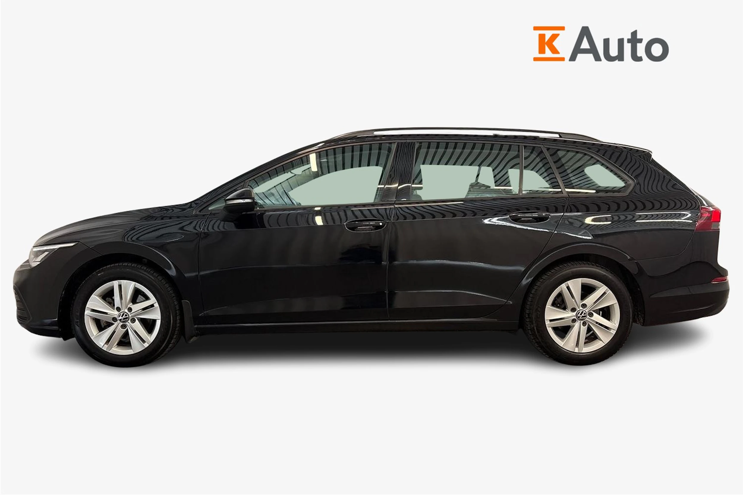musta Volkswagen Golf 2022 kuva 7.