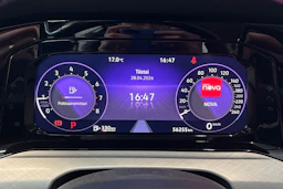 musta Volkswagen Golf 2022 kuva 16.