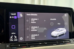 musta Volkswagen Golf 2022 kuva 22.
