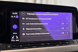 musta Volkswagen Golf 2022 kuva 23.