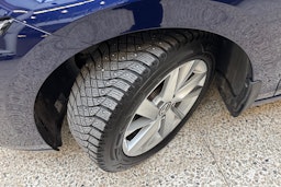 sininen Volkswagen Golf 2022 kuva 13.