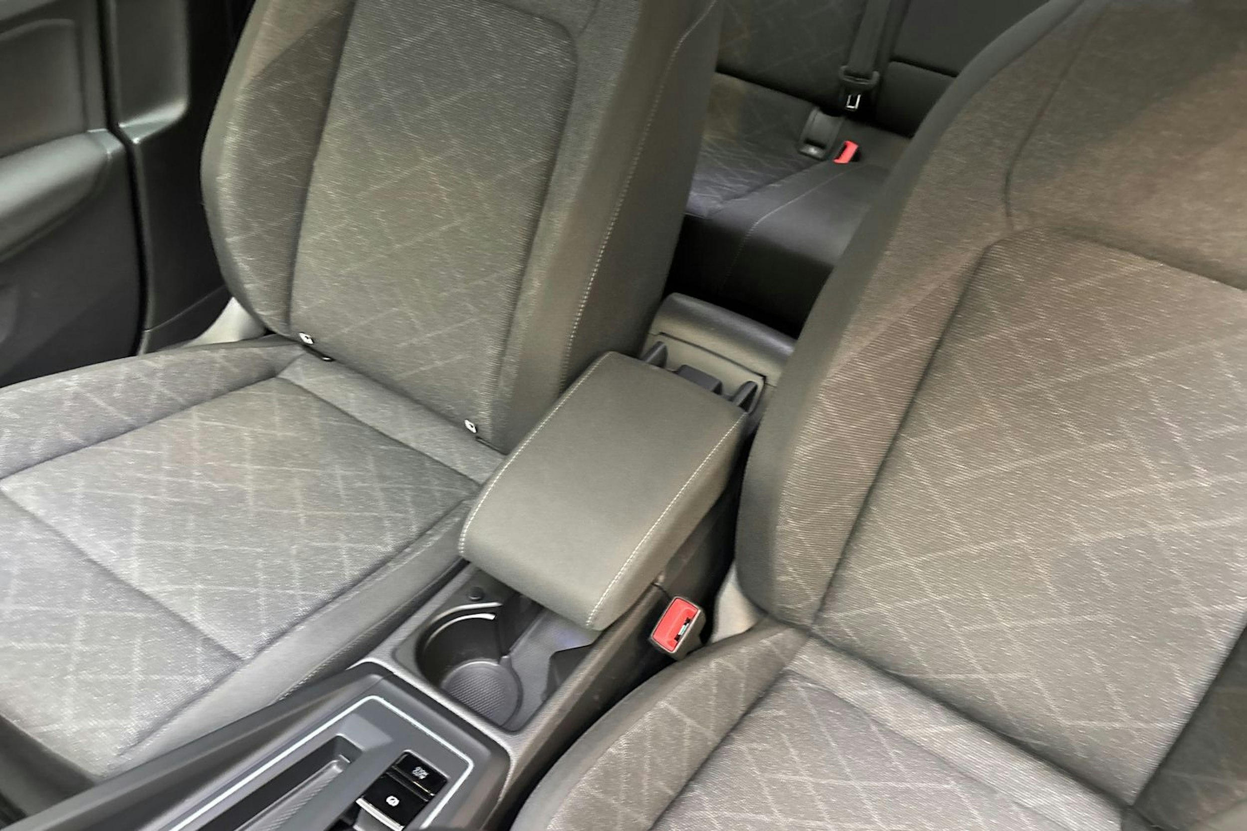 sininen Volkswagen Golf 2022 kuva 17.