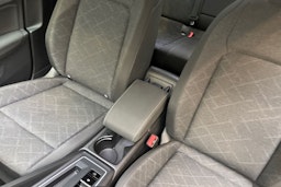 sininen Volkswagen Golf 2022 kuva 17.