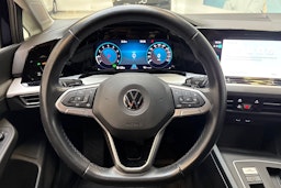 sininen Volkswagen Golf 2022 kuva 19.