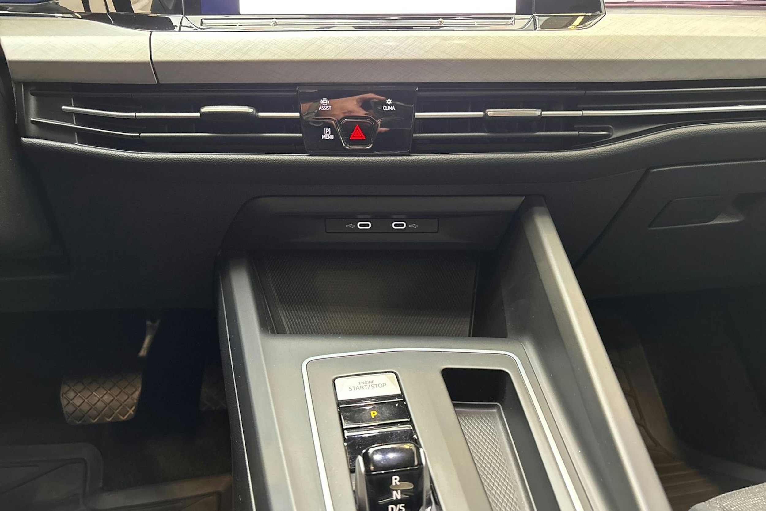 sininen Volkswagen Golf 2022 kuva 24.