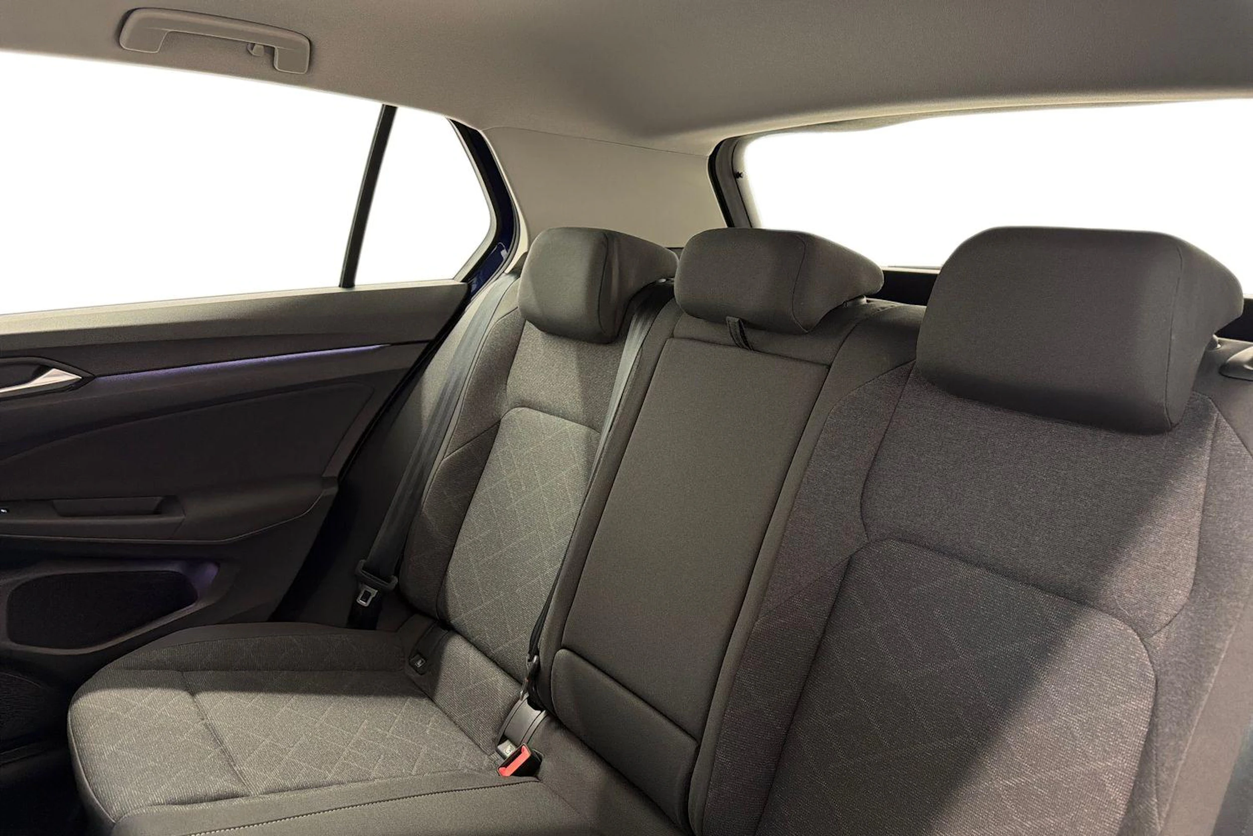 sininen Volkswagen Golf 2022 kuva 8.