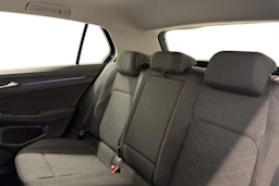 sininen Volkswagen Golf 2022 kuva 8.