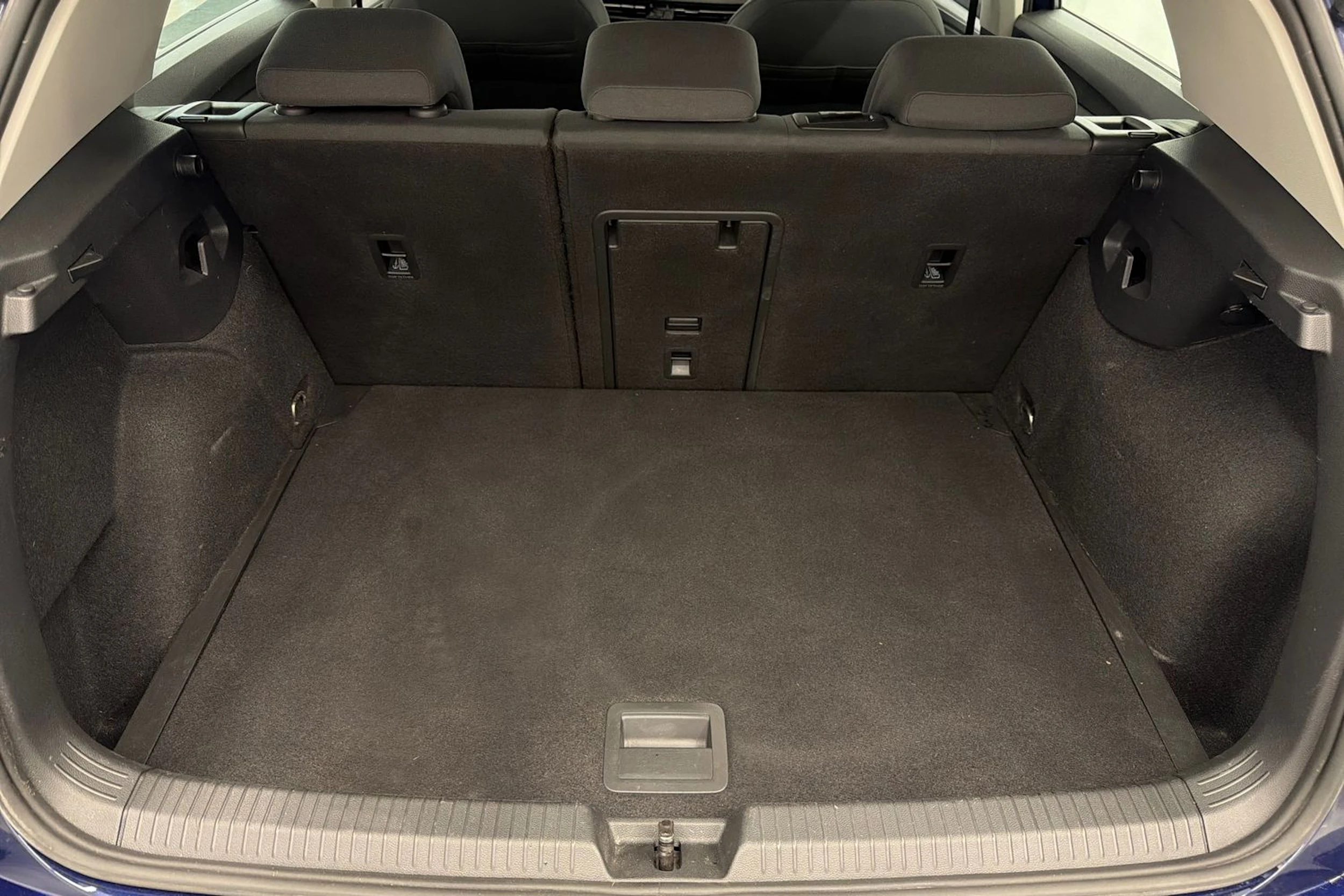 sininen Volkswagen Golf 2022 kuva 13.