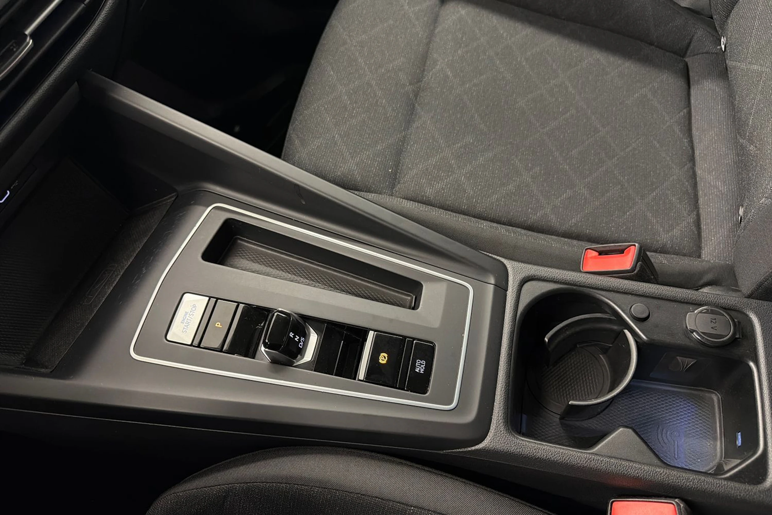 sininen Volkswagen Golf 2022 kuva 19.