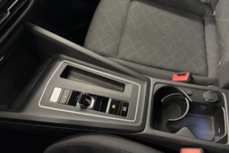 sininen Volkswagen Golf 2022 kuva 19.