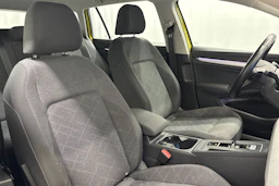 met. keltainen Volkswagen Golf 2022 kuva 12.