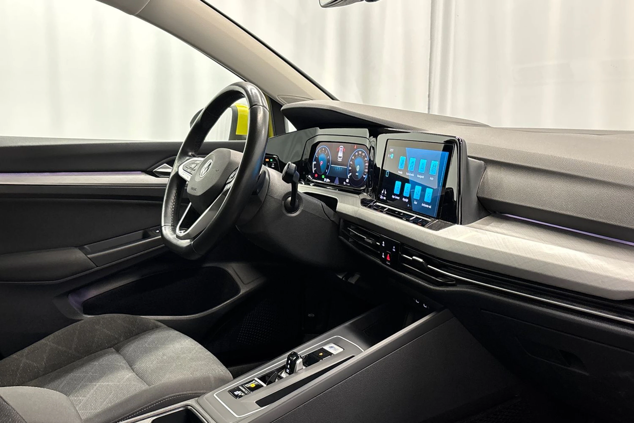 met. keltainen Volkswagen Golf 2022 kuva 13.