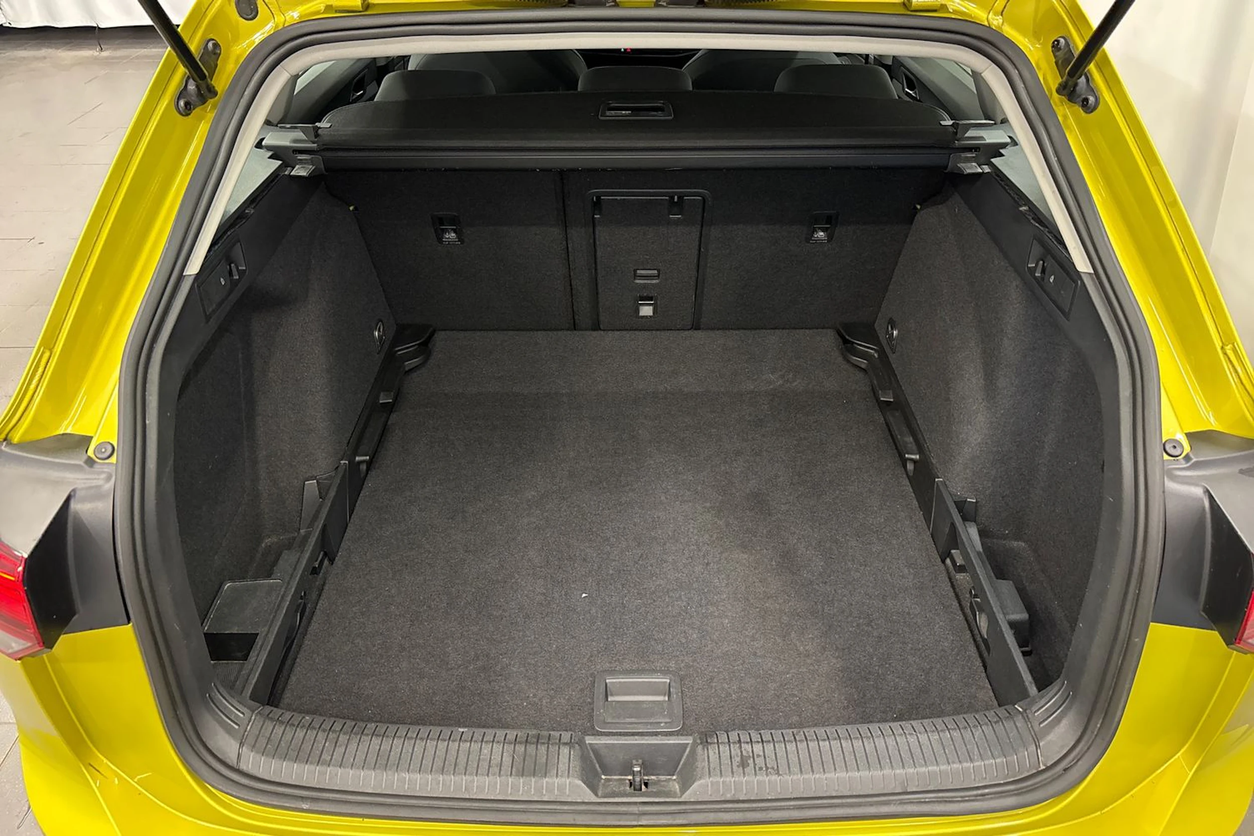 met. keltainen Volkswagen Golf 2022 kuva 14.