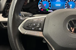 met. keltainen Volkswagen Golf 2022 kuva 18.